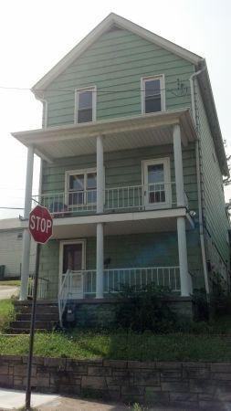 1 Watkins Ave - Photo 2 of 8