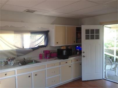 1 Watkins Ave - Photo 3 of 8