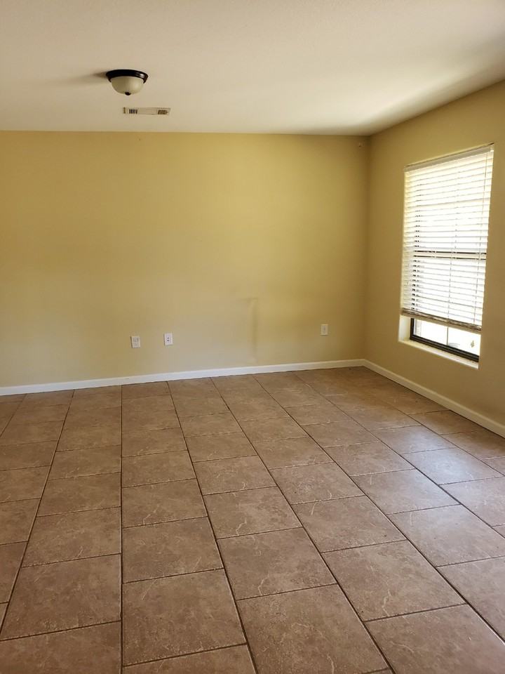 220 Rogers Loop - Photo 6 of 12