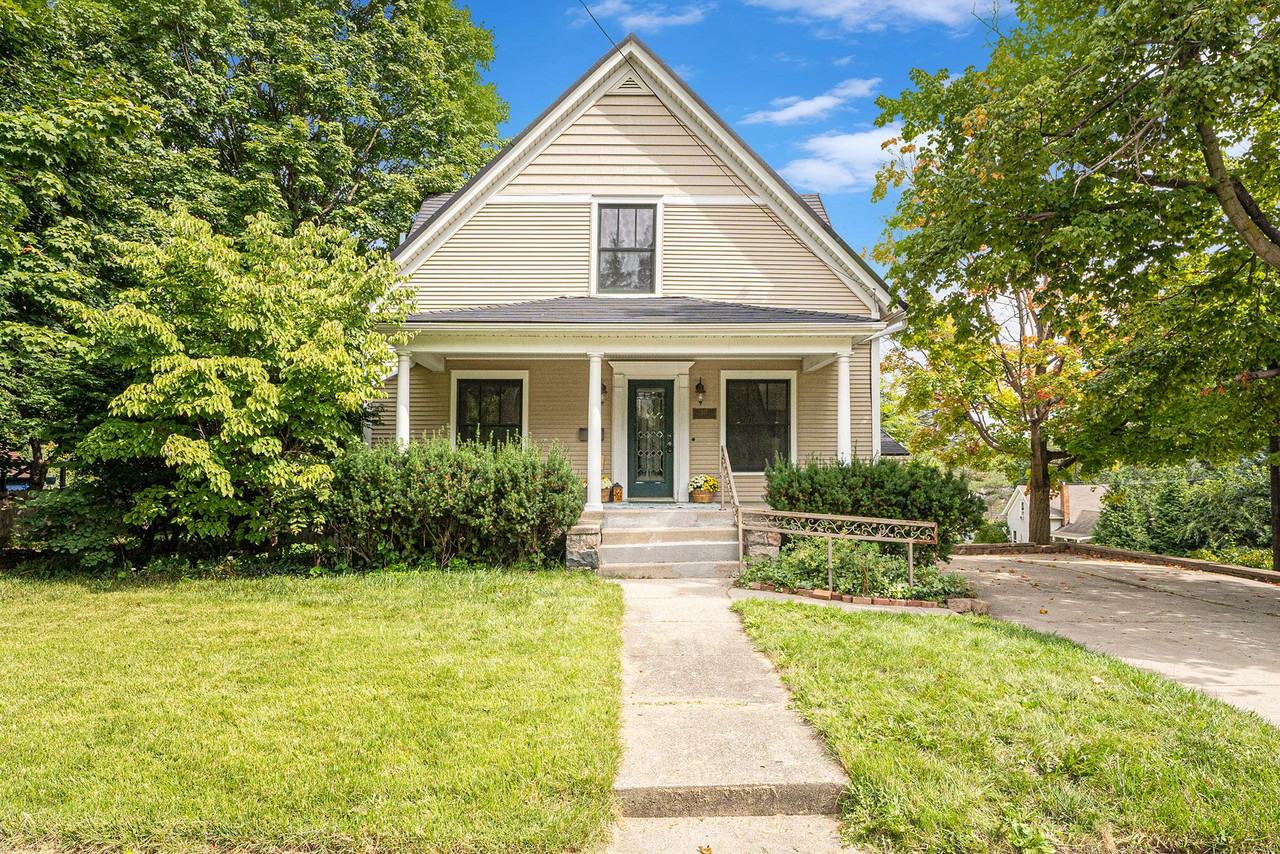 527 E Jefferson St - Photo 2 of 38