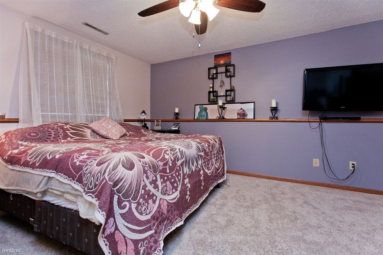 1705 Lynncrest Dr #2 - Photo 3 of 12