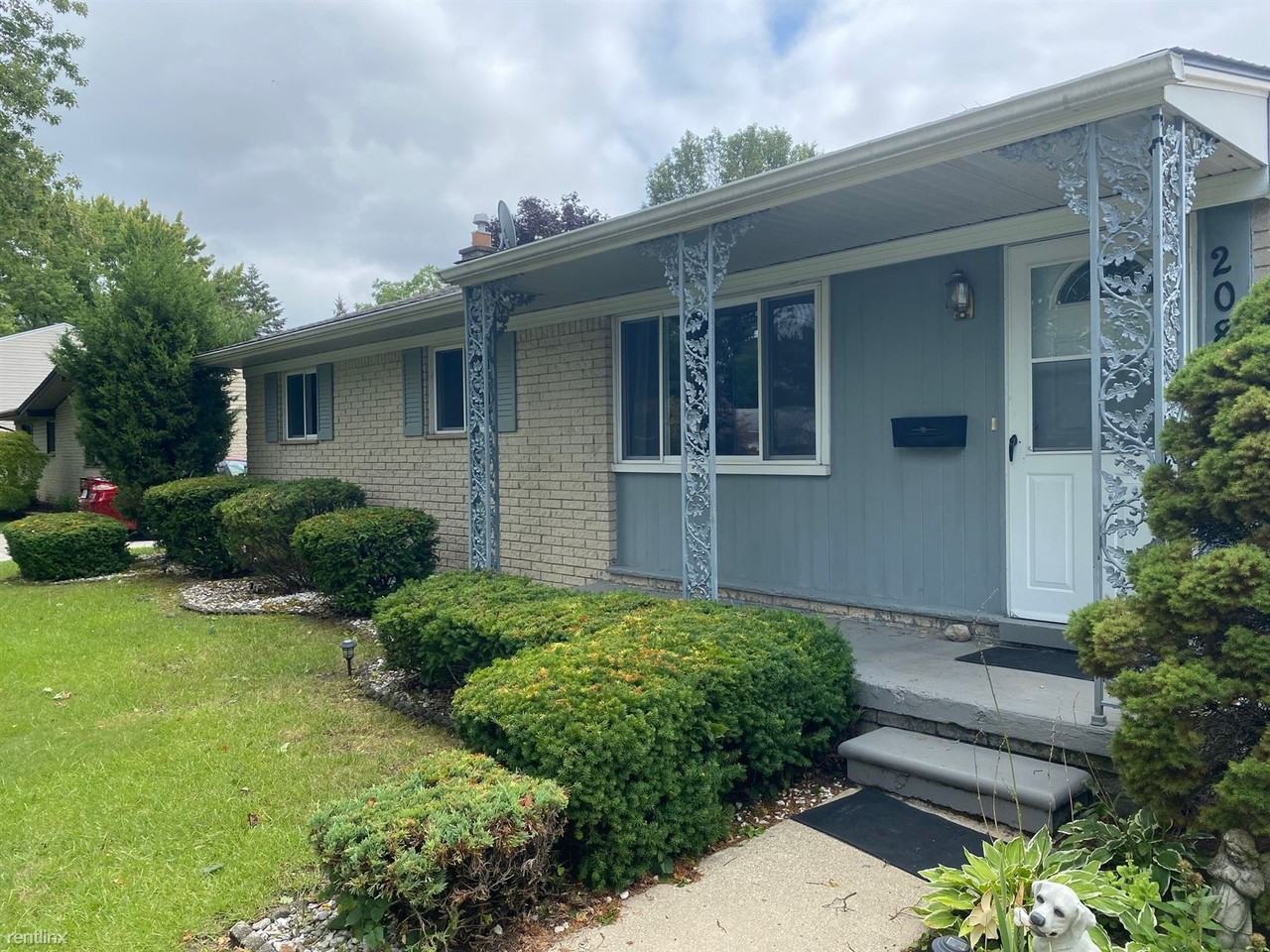 208 Wallace Dr - Photo 2 of 17