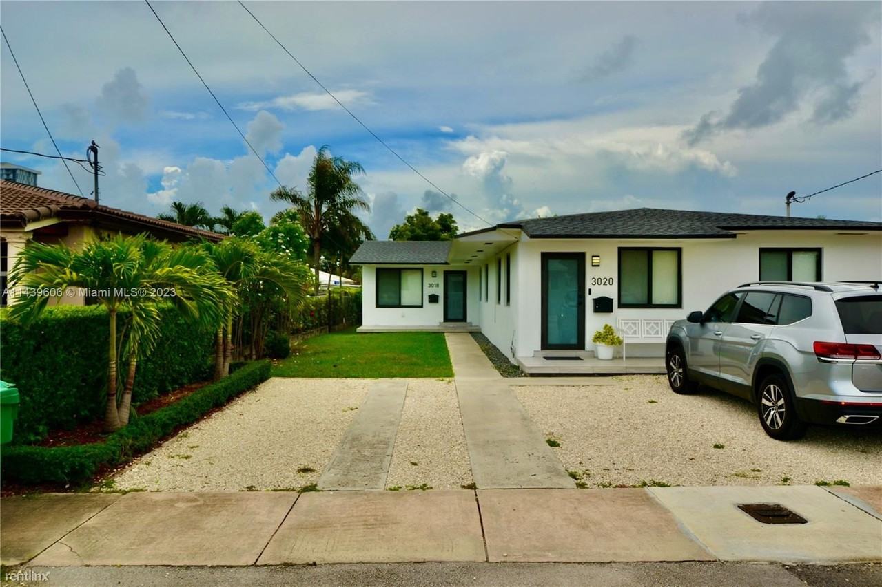 3018 Sw 25th Ter - Photo 2 of 18