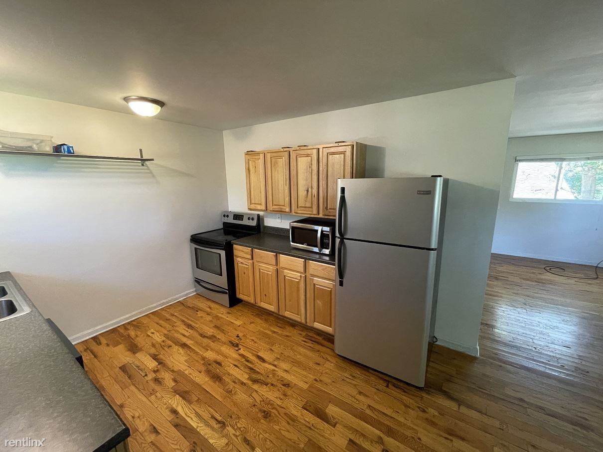 251 Hill Ct - Photo 2 of 17