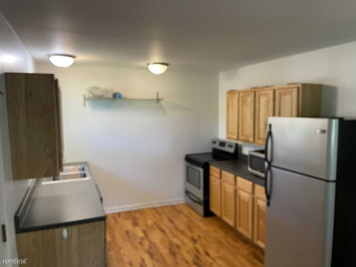 251 Hill Ct - Photo 3 of 17