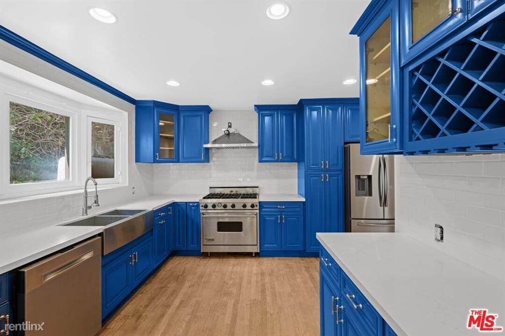 227 25th St - Photo 2 of 10