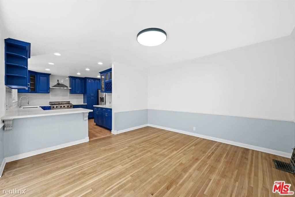 227 25th St - Photo 3 of 10