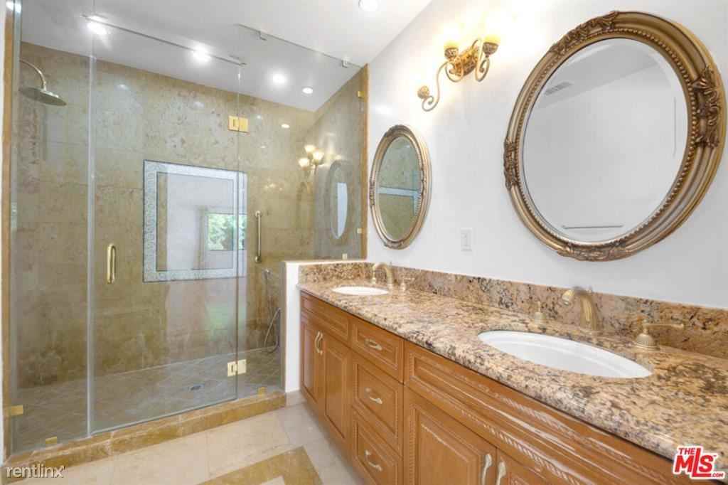 11717 Chenault St - Photo 3 of 10
