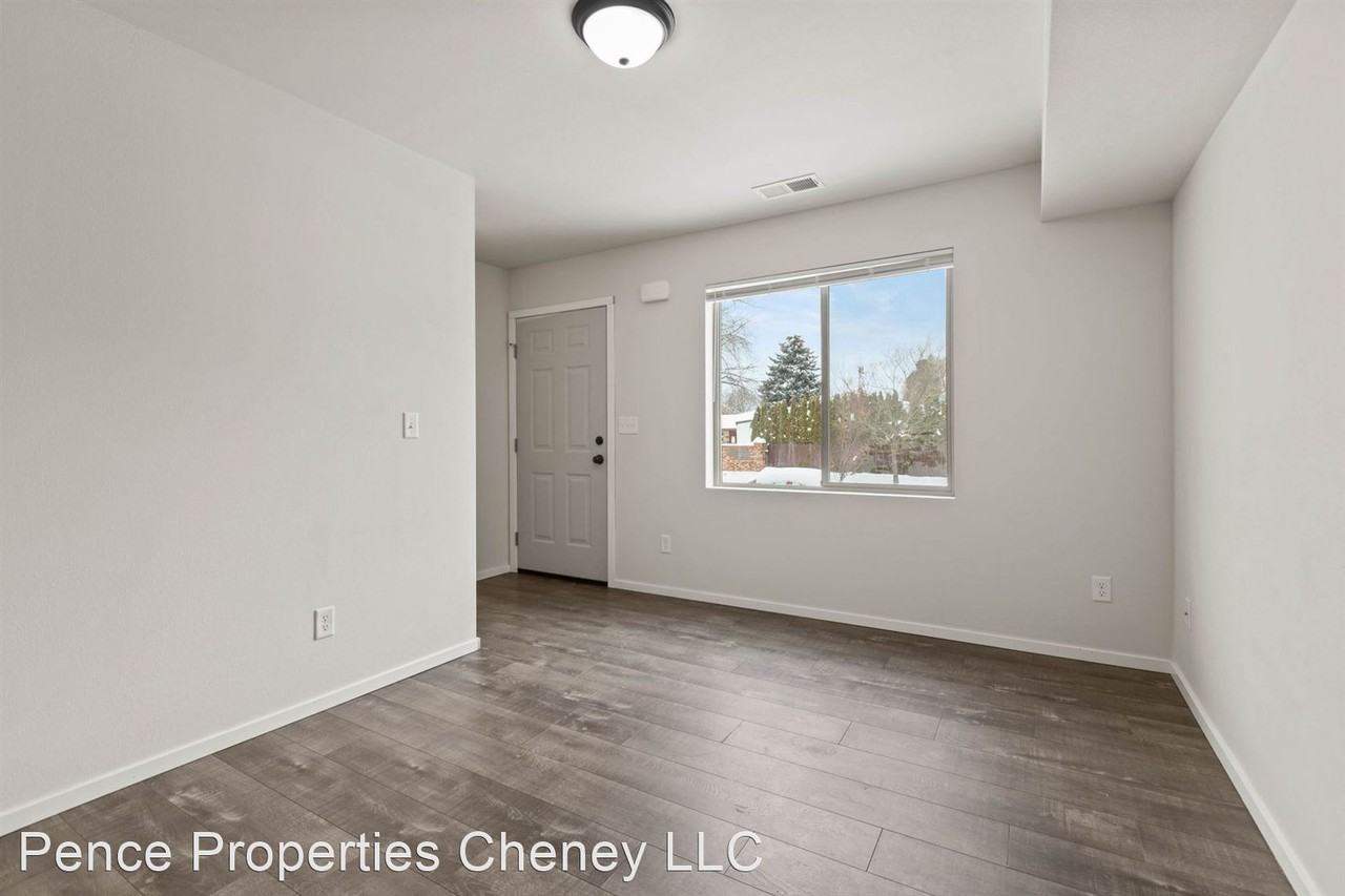 Fruitvale Townhomes modern apartment living Apartments 7320 S