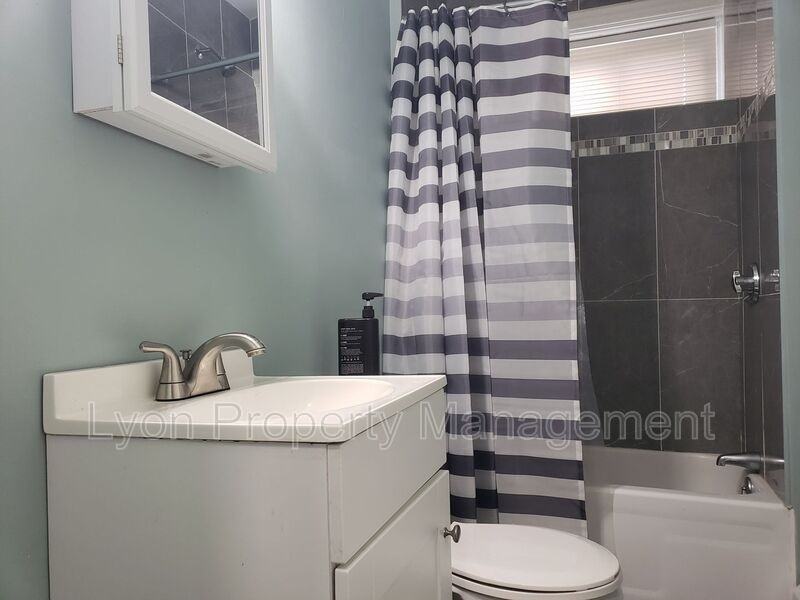 1 Grant Ave #1R - Photo 2 of 10