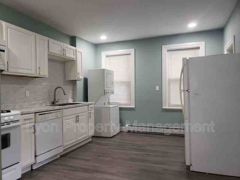 1 Grant Ave #1R - Photo 5 of 10