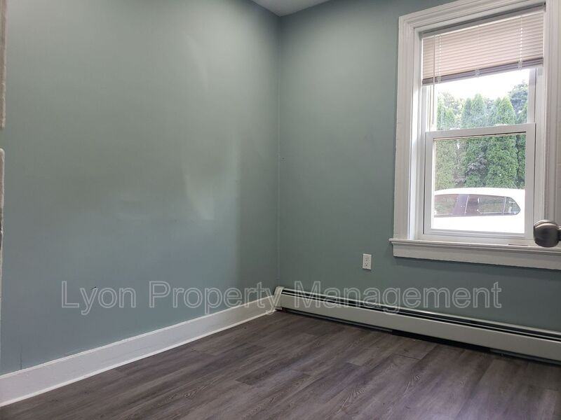 1 Grant Ave #1R - Photo 6 of 10