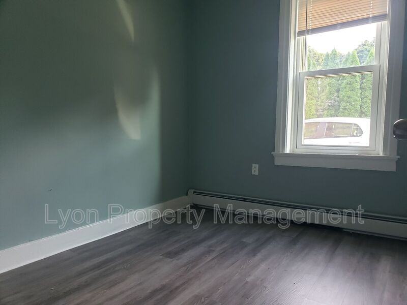 1 Grant Ave #1R - Photo 7 of 10