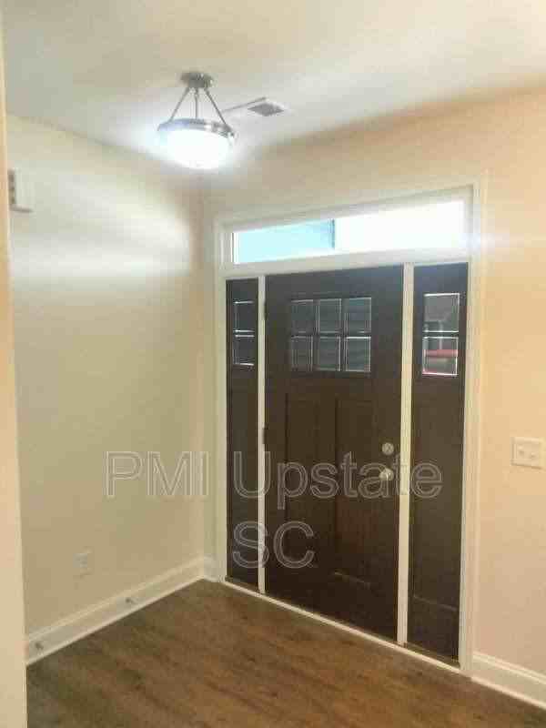 567 Chantry Ln - Photo 5 of 24