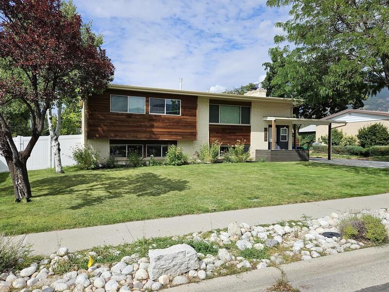 2809 E Banbury Rd - Photo 2 of 33