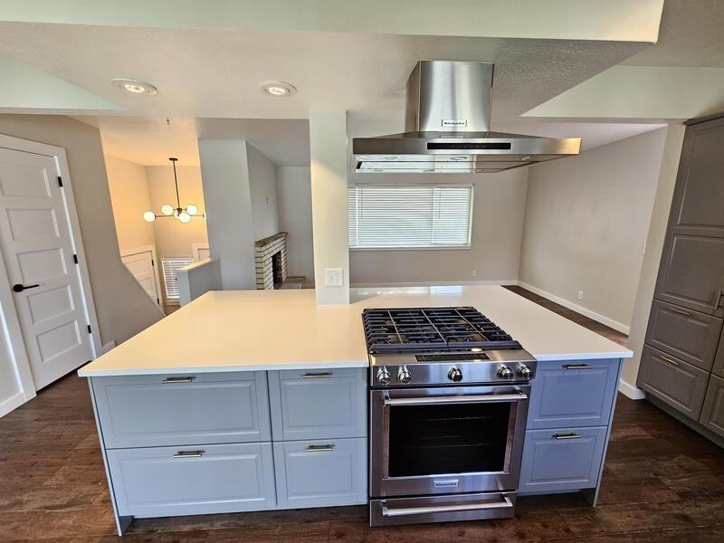 2809 E Banbury Rd - Photo 5 of 33