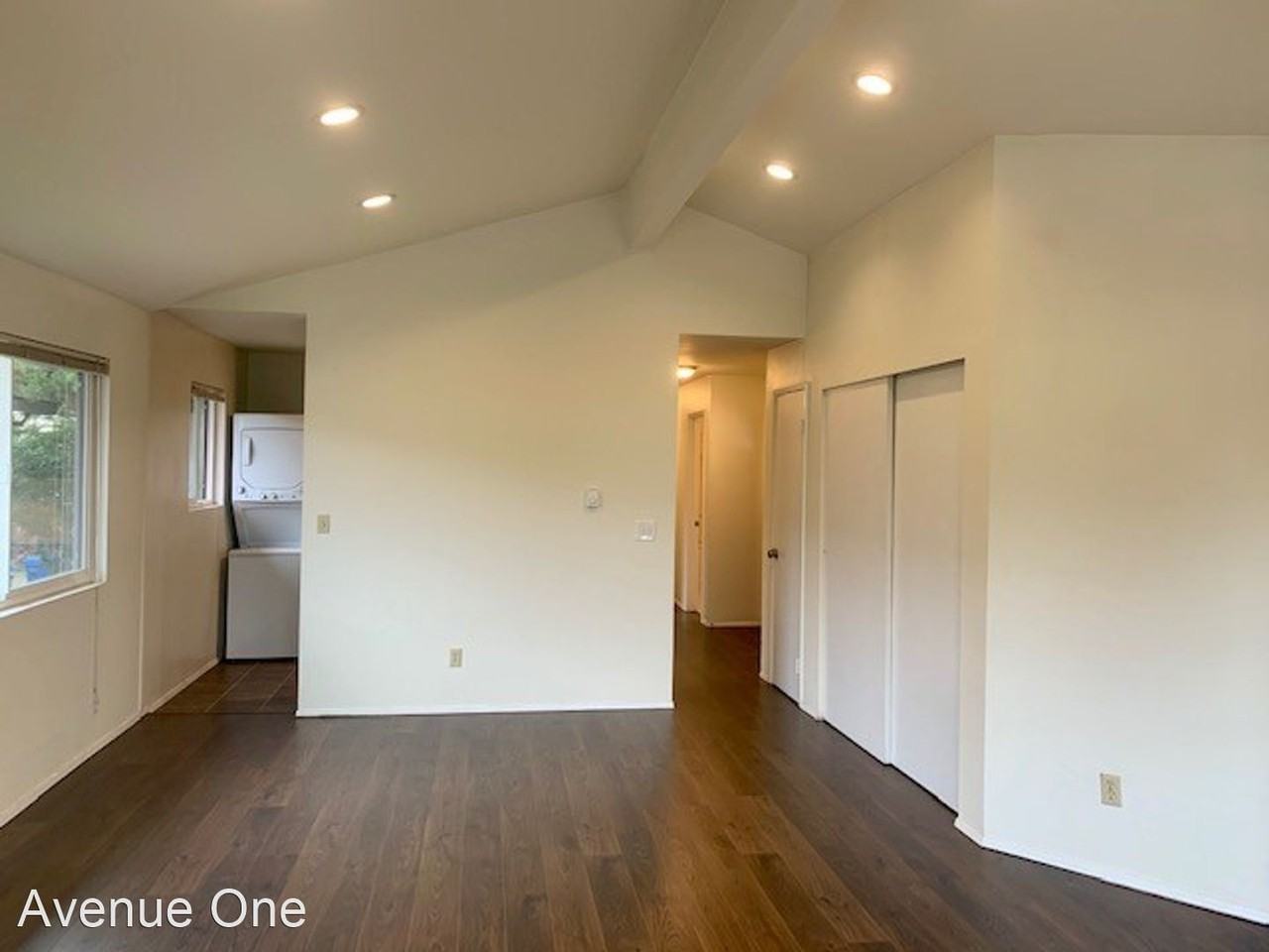 3080 63rd Ave SW Upper - Photo 3 of 16