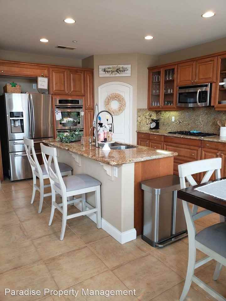 2900 Naples Dr - Photo 3 of 15