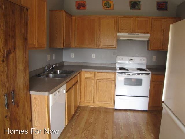 1312 Willow Trl - Photo 2 of 15
