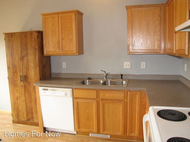 1312 Willow Trl - Photo 3 of 15