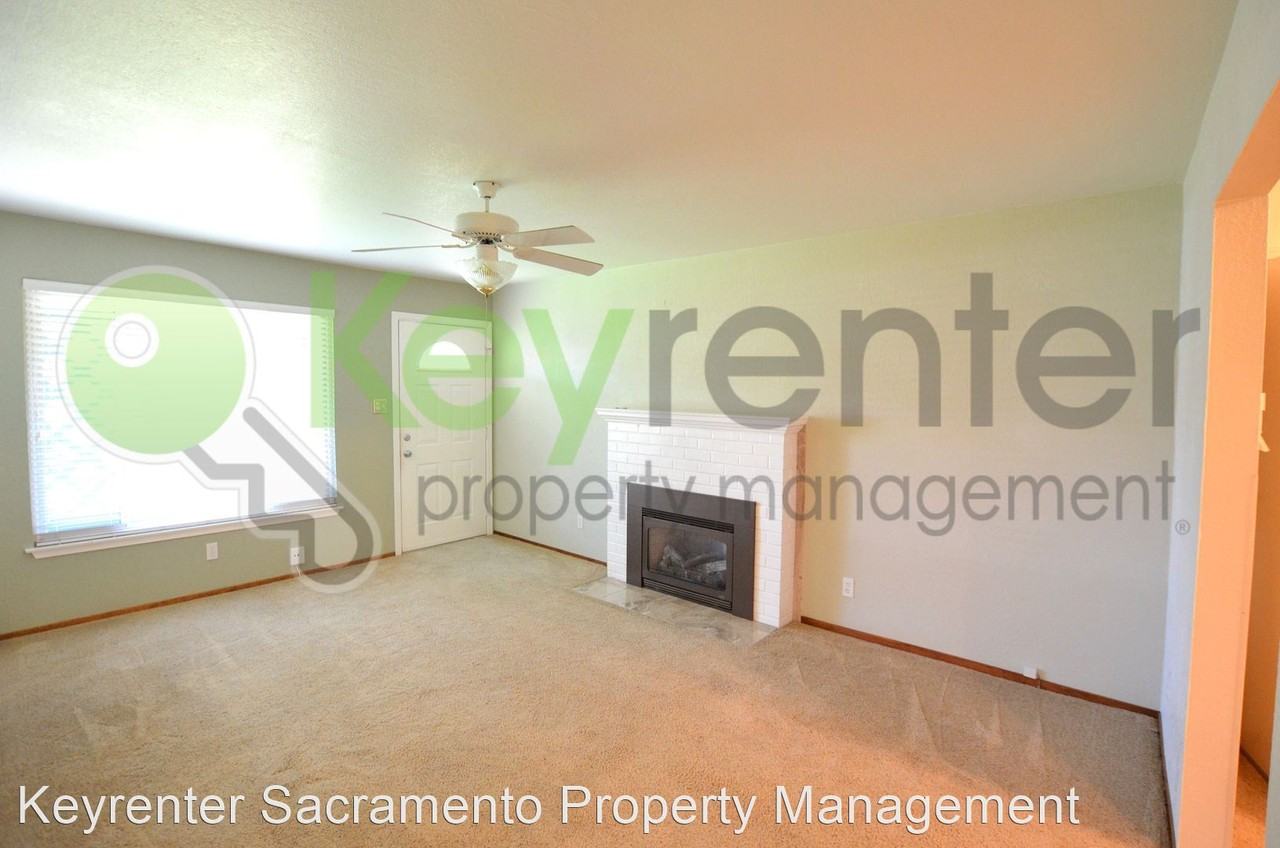 4837 Jela Way - Photo 3 of 11