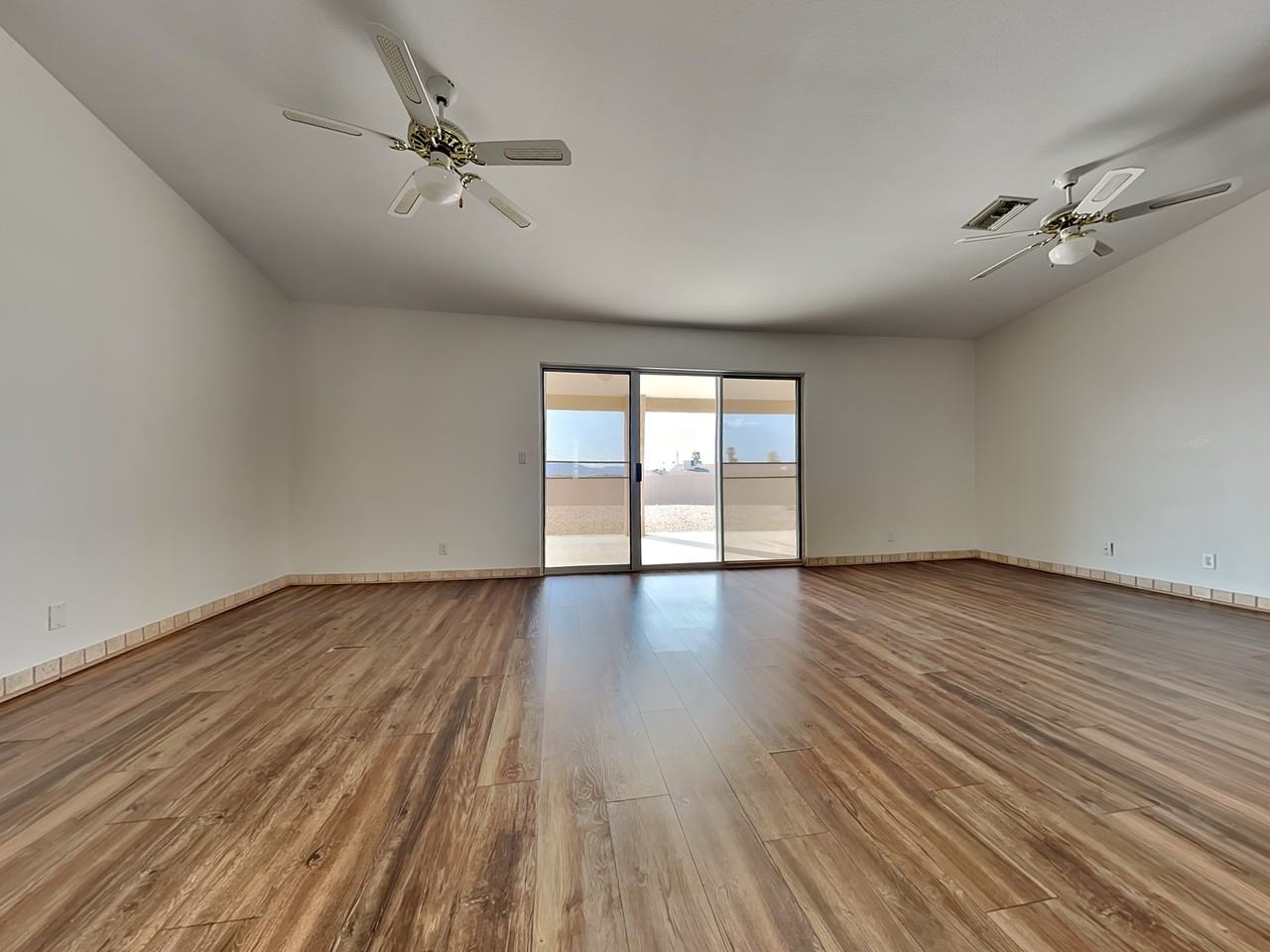 3229 Teal Ln - Photo 2 of 20