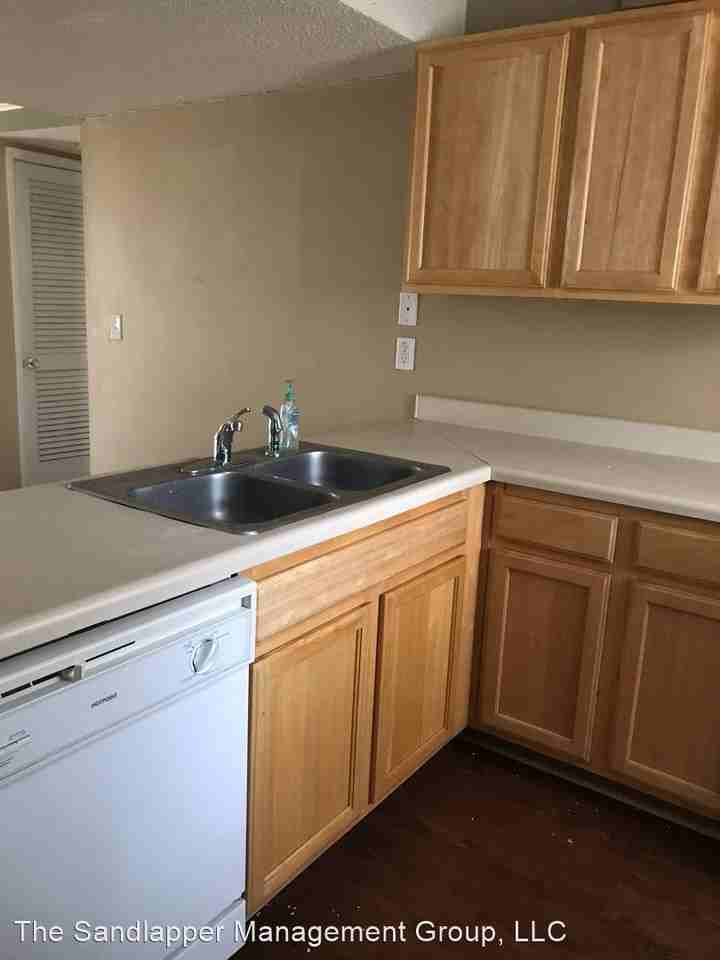 209 Andrea Ln - Photo 3 of 9