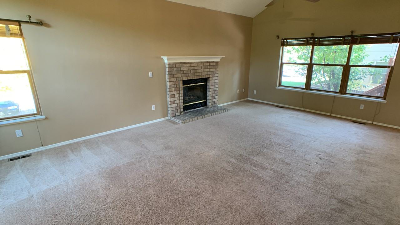 1103 Dancing Horse Dr - Photo 3 of 15