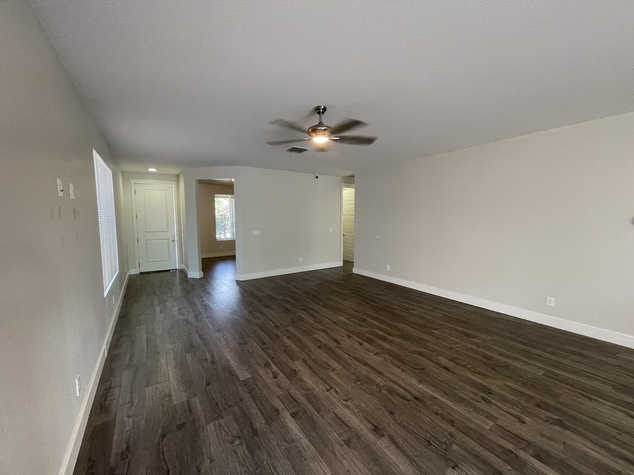 1643 Stratford Pl - Photo 3 of 11