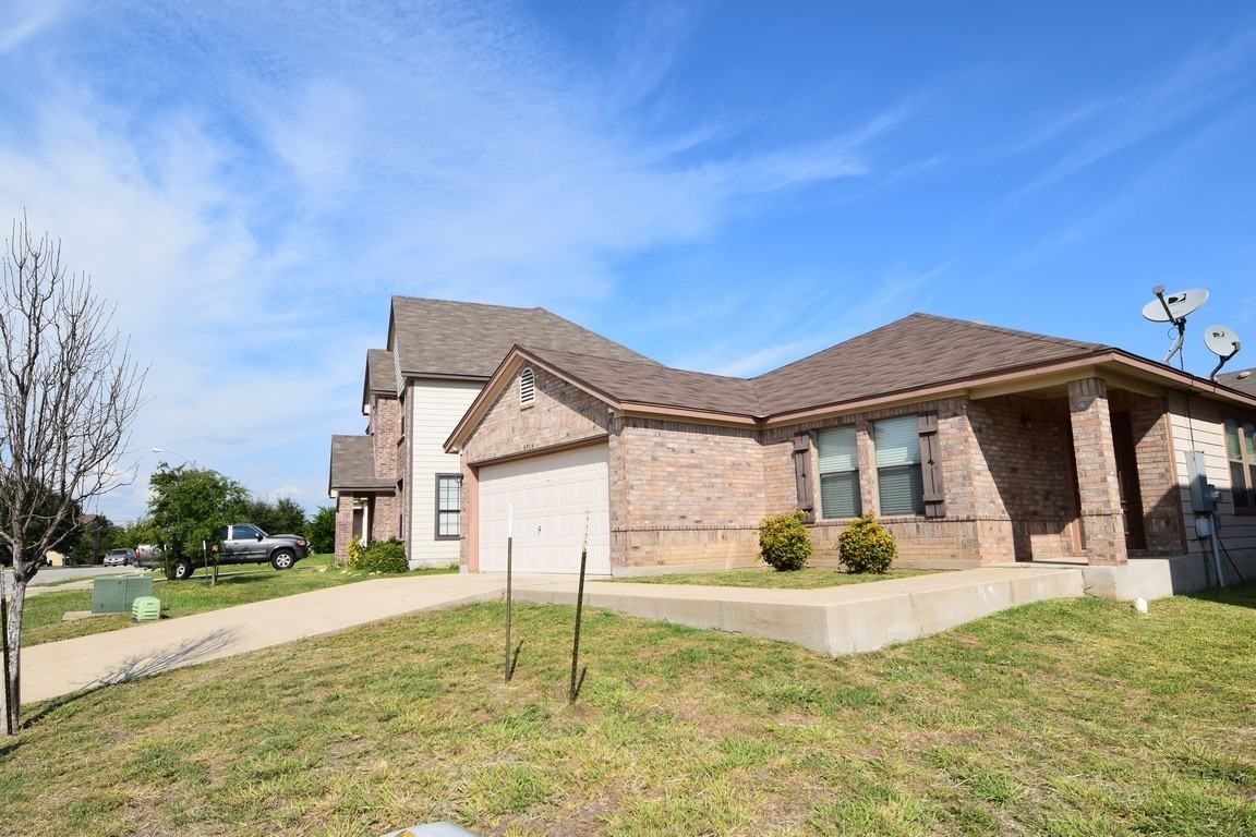 8704 Sage Meadow Dr - Photo 5 of 19