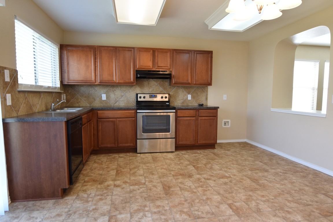 8704 Sage Meadow Dr - Photo 6 of 19