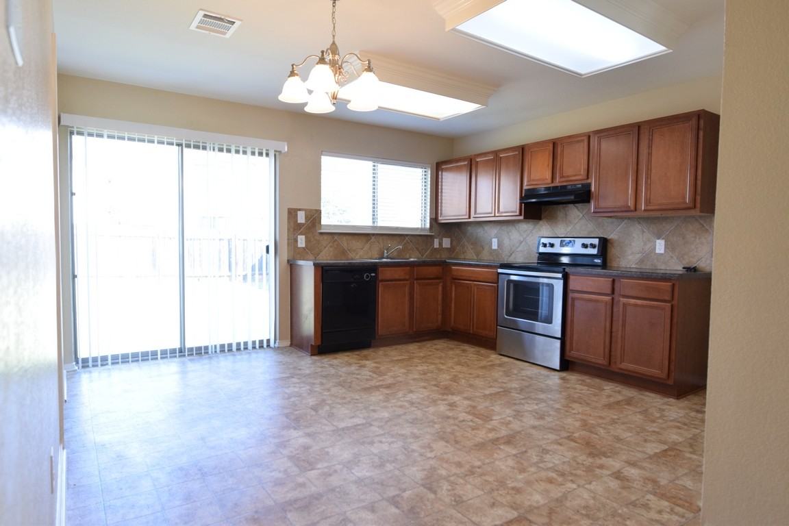 8704 Sage Meadow Dr - Photo 7 of 19