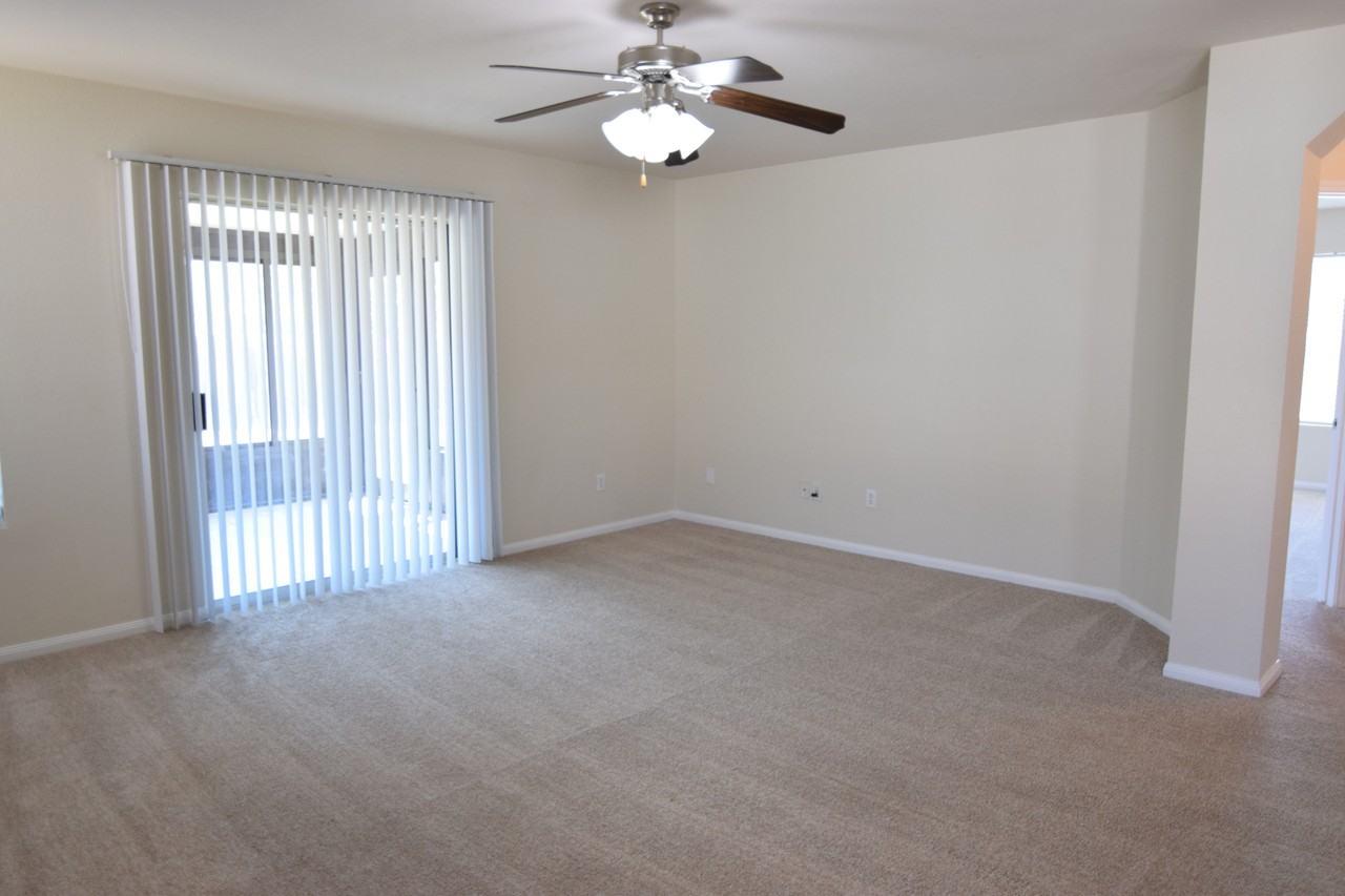 6404 Griffith Loop - Photo 7 of 39