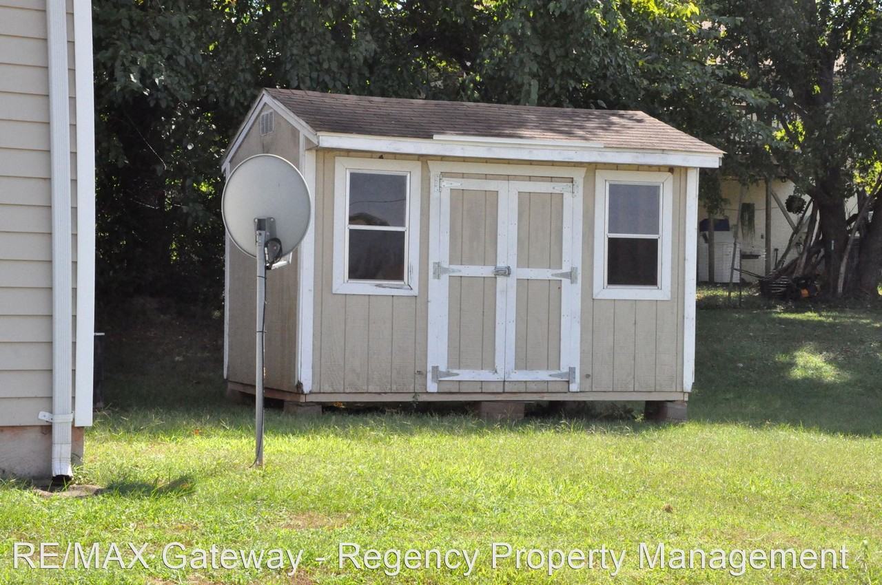 1740 Cypress Dr - Photo 3 of 15