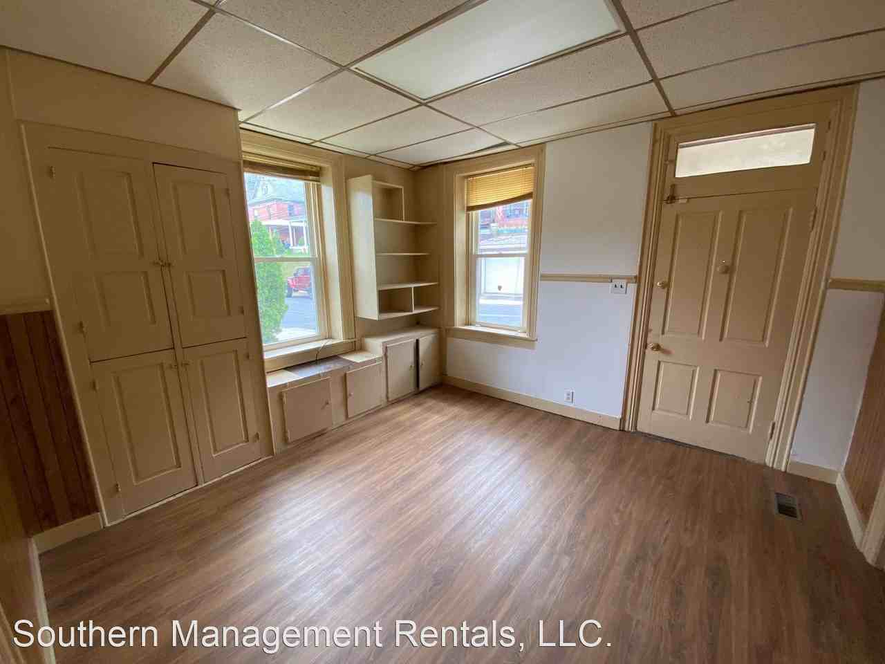 109 Hanover St 1st Fl - Photo 2 of 11