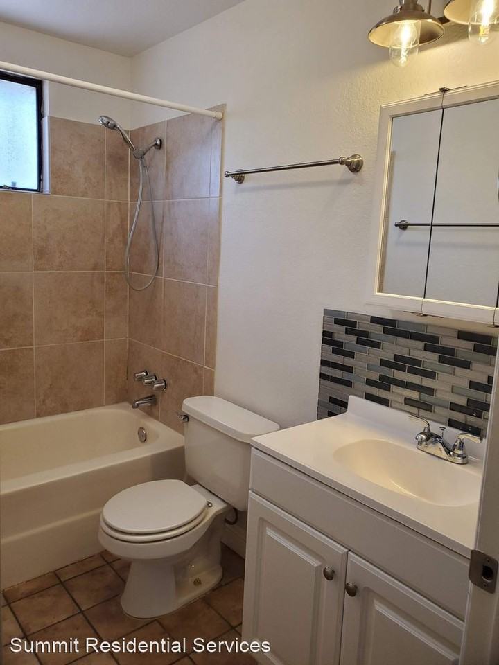 East Alvord Road 955, 957,959,961 - Photo 2 of 6