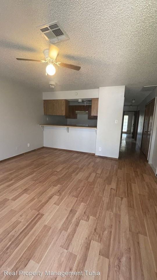 14154 S Hickory St - Photo 2 of 9