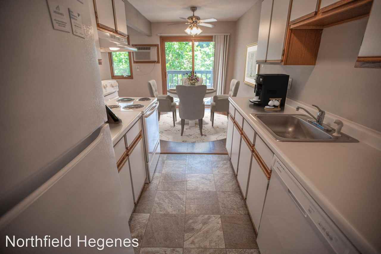 1960 Roosevelt Drive - Photo 3 of 5