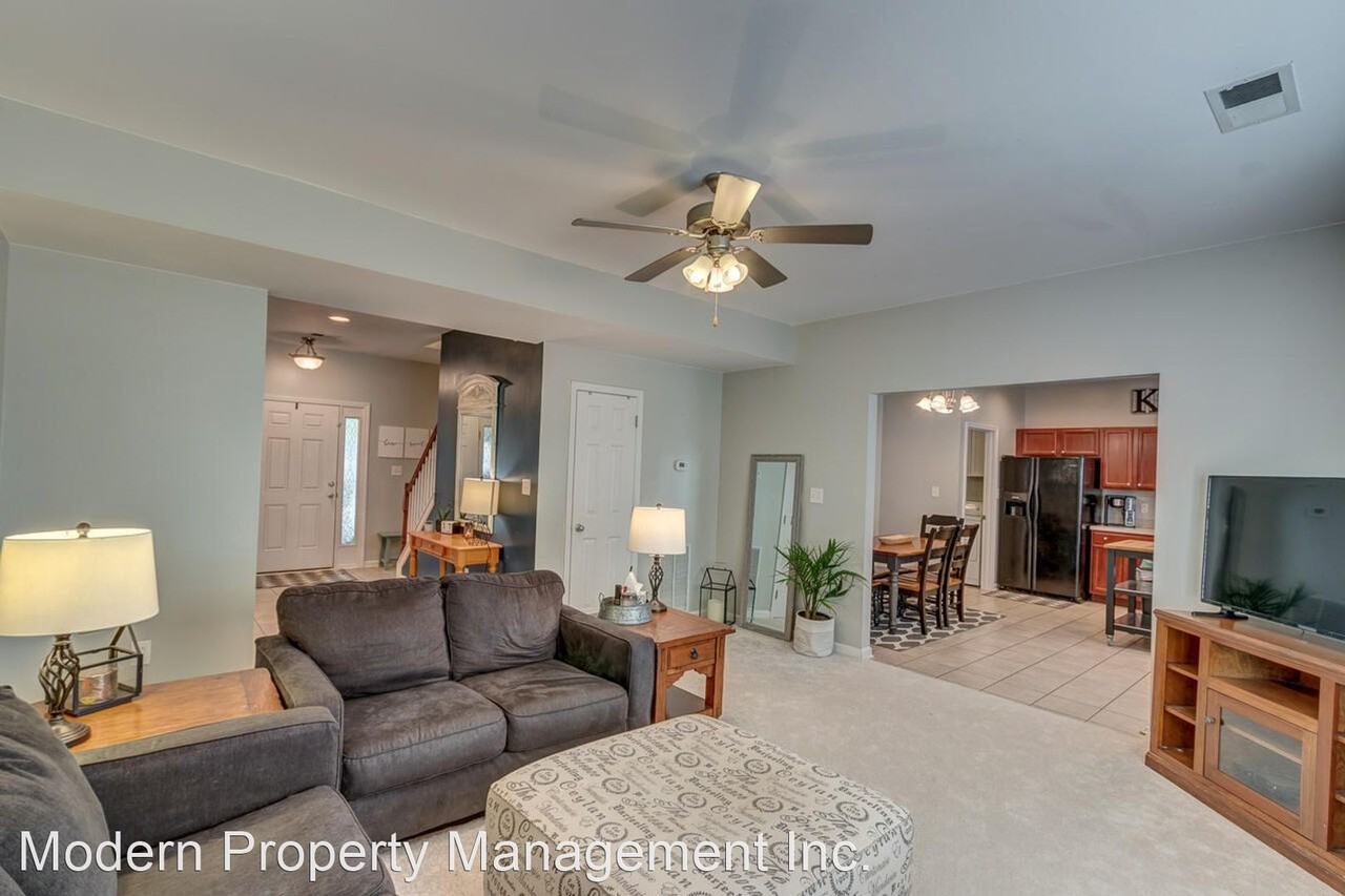 2833 Michelle Park - Photo 2 of 16