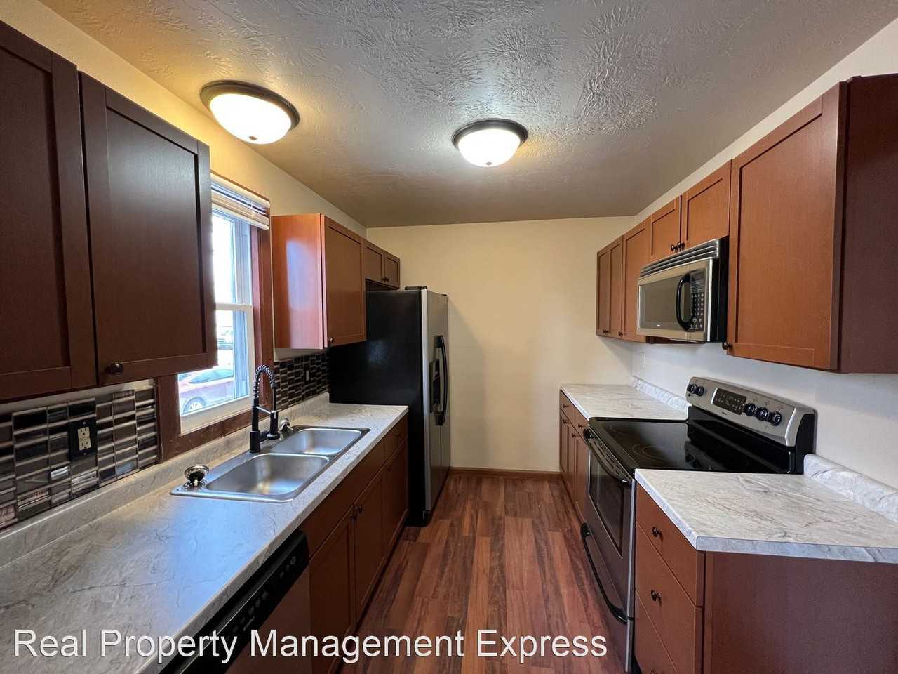 1130 N Minnesota Ave - Photo 2 of 20