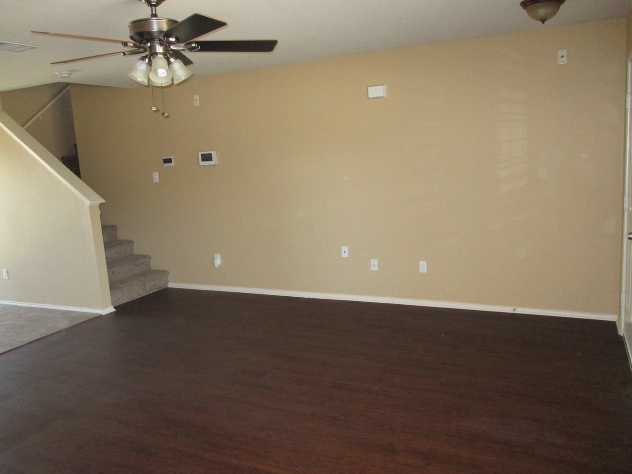 1841 Vine Ridge Ln - Photo 2 of 15