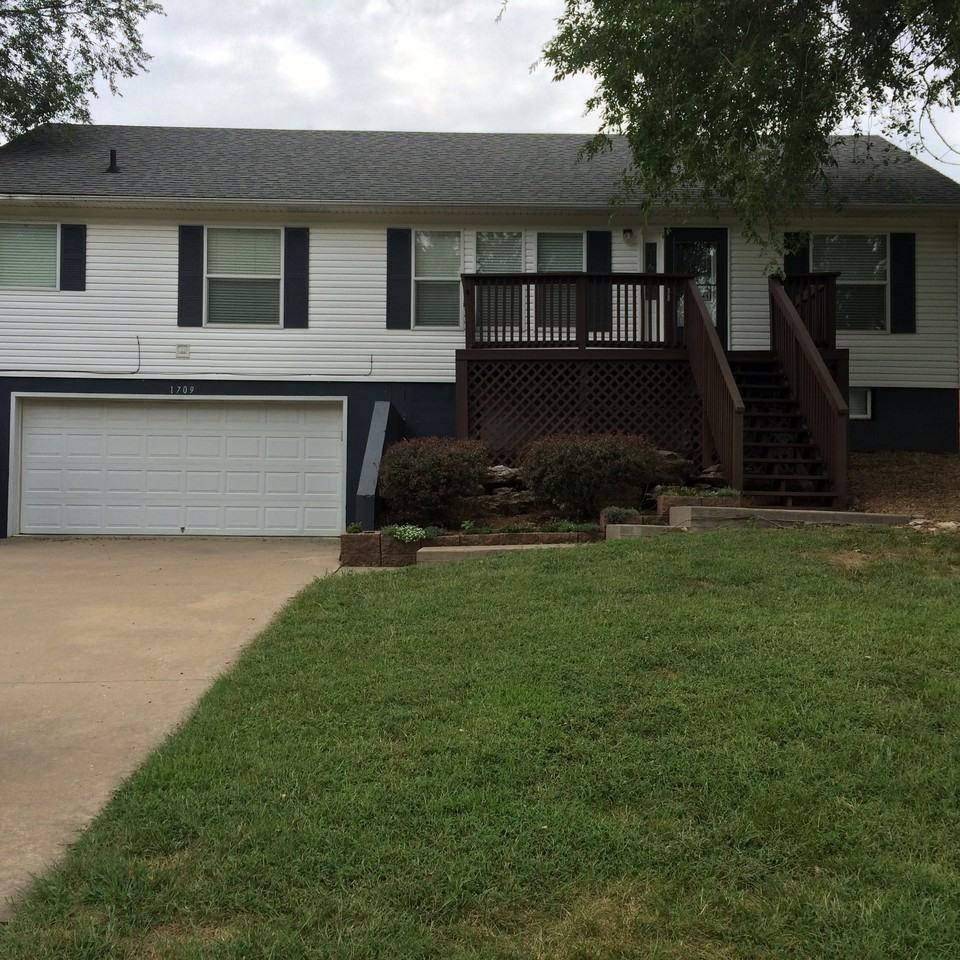 1709 Lexington Rd - Photo 2 of 21