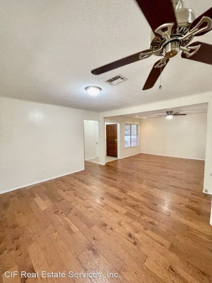 2806 Denise Dr - Photo 2 of 11