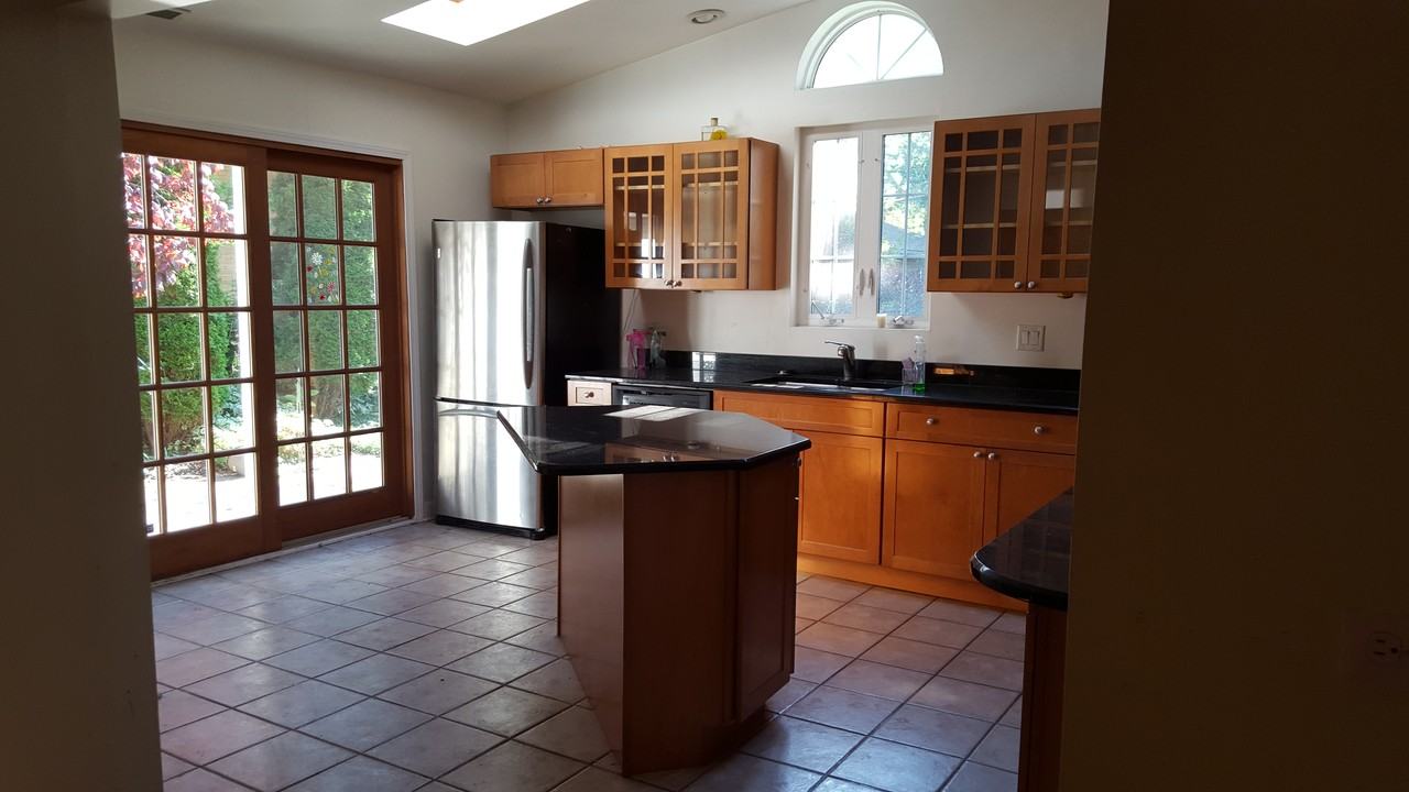 9112 Ewing Ave - Photo 2 of 3