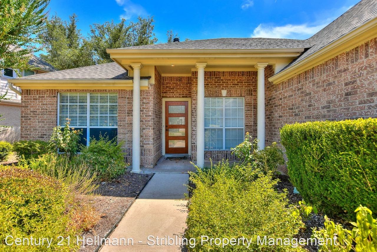 208 Parkview Dr - Photo 3 of 40