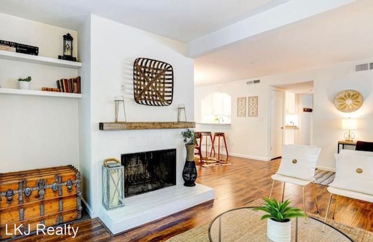 212 Sylvia Way - Photo 3 of 27