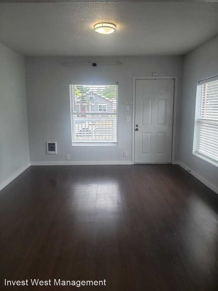 3010 L St - Photo 3 of 39
