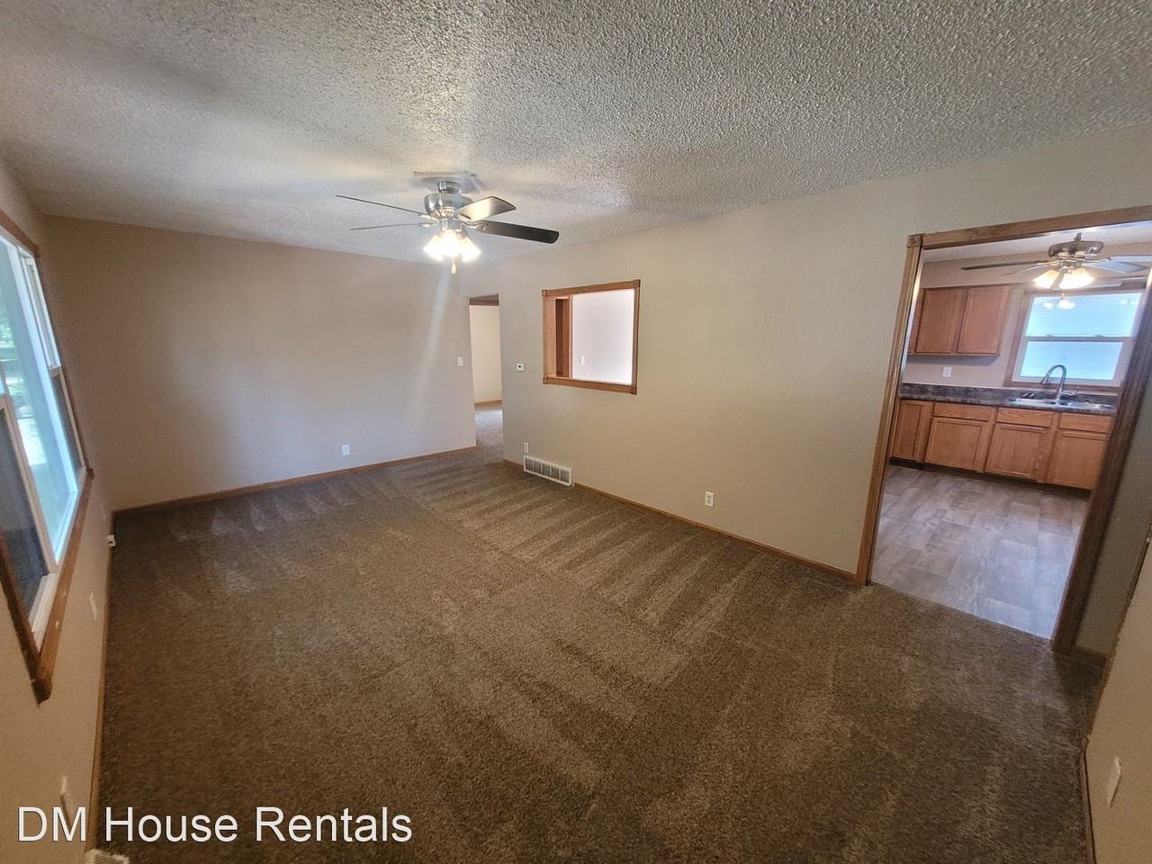 2209 E 40th St - Photo 2 of 28