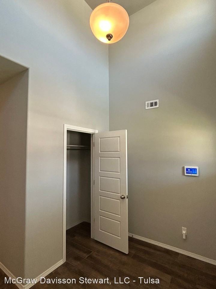 10207 S 232nd East Ave - Photo 2 of 23
