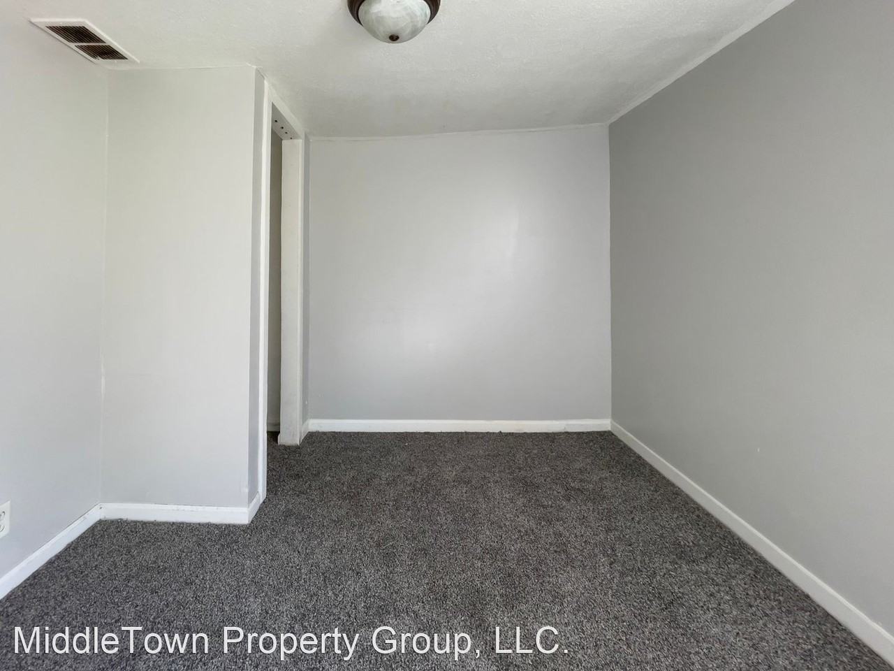 1521 & 1521 1/2 E Kirby Ave - Photo 3 of 18